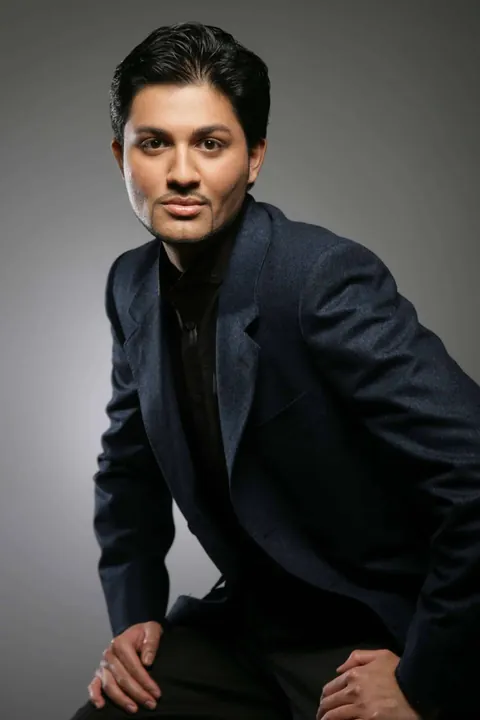 Model Portfolio Khan photograph 3