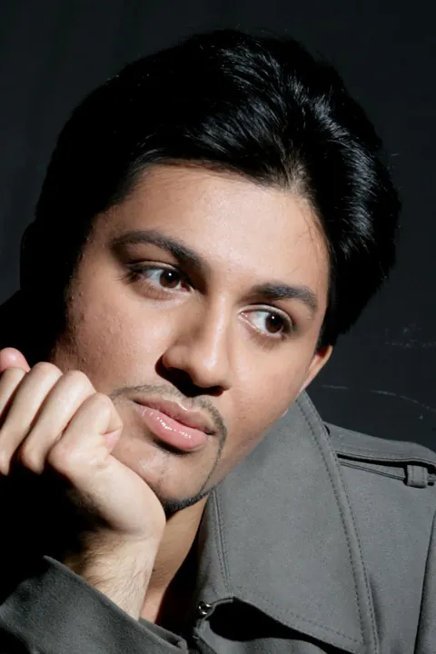 Model Portfolio Khan photograph 5