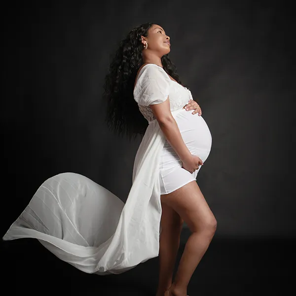 Maternity portrait photographed at Studios4u